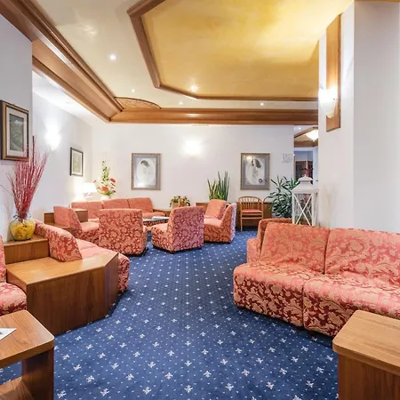 Hotel Lucia 3*